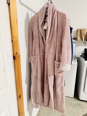 Midnight by Carole Hochman Plush Shawl-Collar Robe in Dusty Pink
